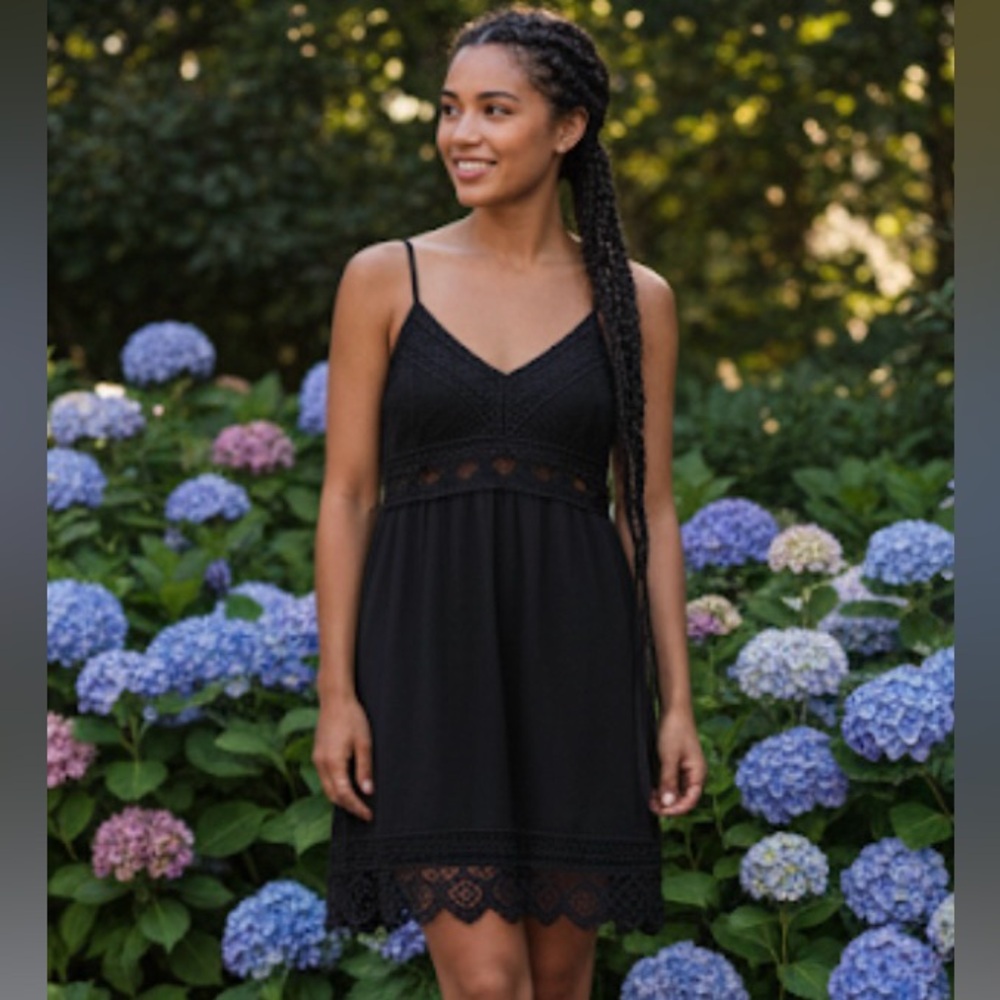 En Creme‎ Women's Simple Eyelet Style Lace Trim Strappy Dress Black M NWOT